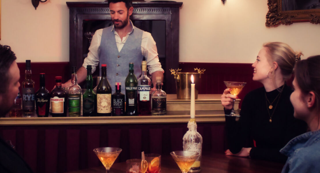 cocktail-tasting-baker-street-blue-hour