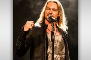 Oliver Thomas mit Band