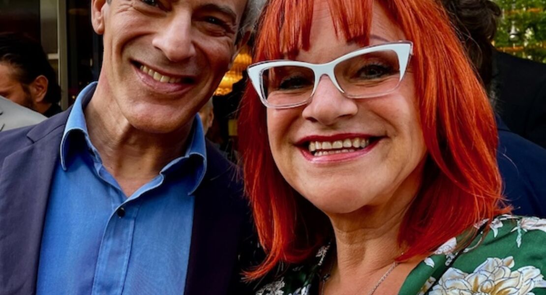 liebe-lust-hexenschuss-komodie-szenisch-gelesen-mit-dem-schauspieler-gedeon-burkhard-und-der-entertainerin-lou-hoffner