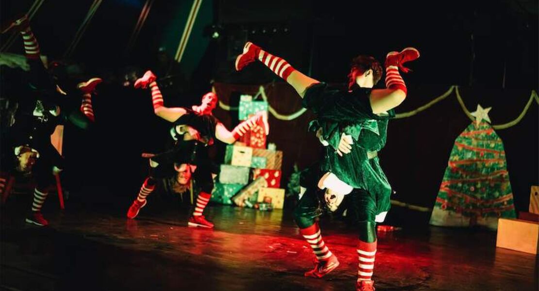the-funky-monkeys-xmas-fun-die-elfen-stellen-weihnachten-auf-den-kopf