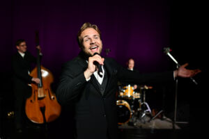 L-O-V-E - Die schönsten Liebeslieder der letzten 100 Jahre