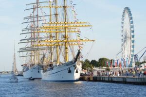 ROSTOCK & WARNEMÜNDE - Sonderzug zum 36. Hanse-Sail