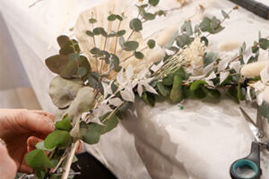 Flower-Loops mit Trockenblumen: Frühlingslust