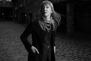 Suzanne Vega - Flying with angels