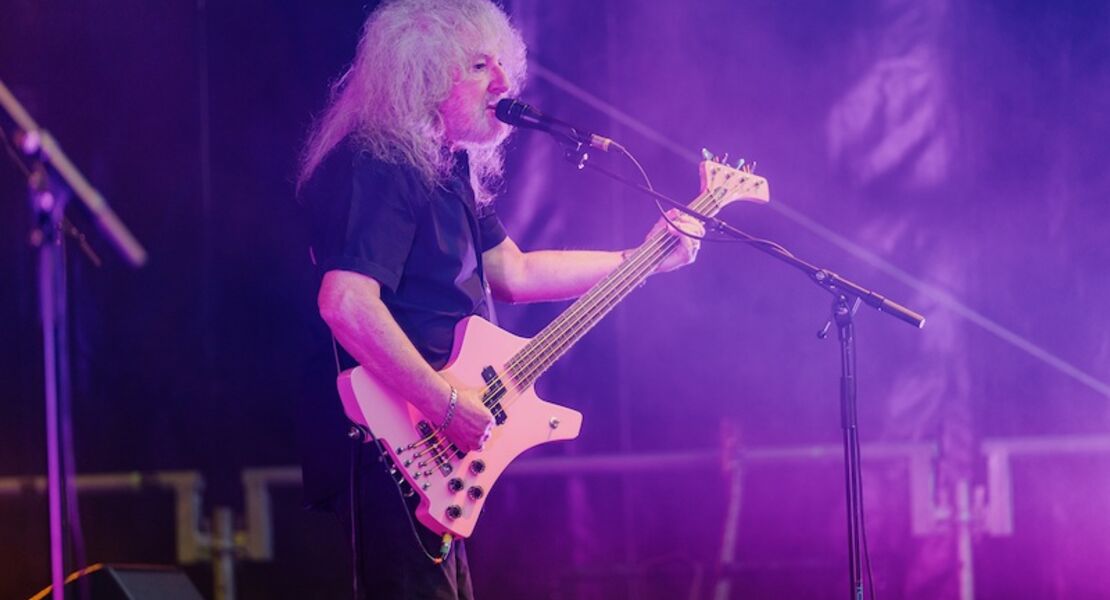 barclay-james-harvest-feat-les-holroyd