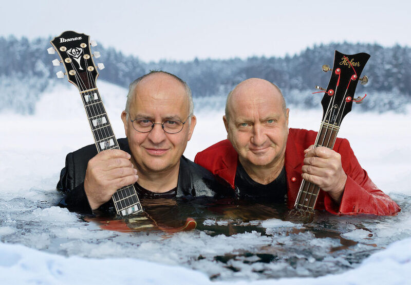 schwarze-grutze-ganz-dunnes-eis