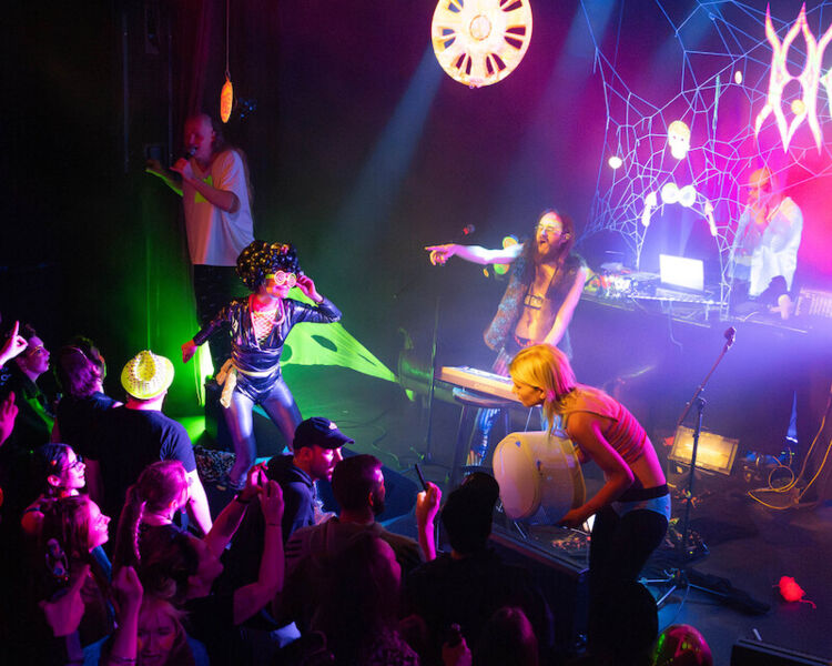 hgicht-live-acid-aftershow-30-jahre-tour