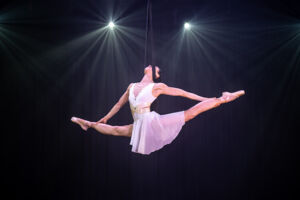 Wintervarieté - Luftakrobatik, Artistik, Jonglage und Humor