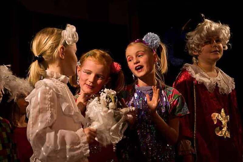 die-schone-und-das-biest-mitspieltheater-mitspieltheater-fur-die-ganze-familie