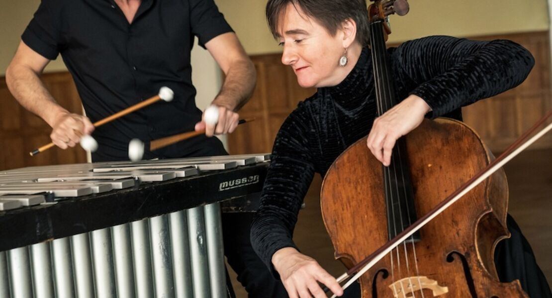 anna-carewe-oli-bott