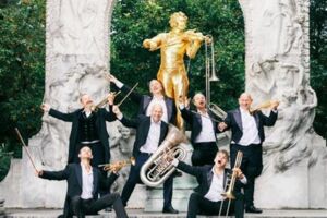 MNOZIL BRASS - STRAU$$