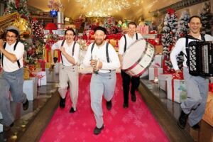 Santa mahoin - Weihnachtsprogramm mit Special Guests