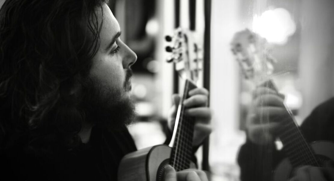 matheus-donato-trio-brasilien-weltmusik-virtuos-magische-cavaquinho