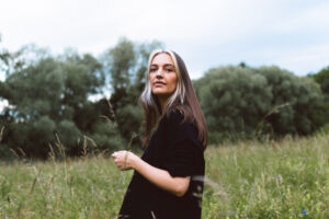 Fiona Grond's Hearts Wide Open