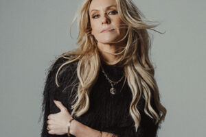 Laura Evans (UK) - Modern Blues and Roots Rock
