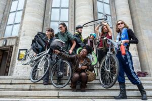 undlenaundlenaundleonceundlena - P14 Volksbühne am Rosa-Luxemburg-Platz