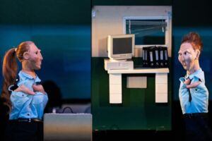 Warten in Godow - Figurentheatertage