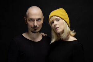 LACHEN & LAUSCHEN - Carolin No & Obliego