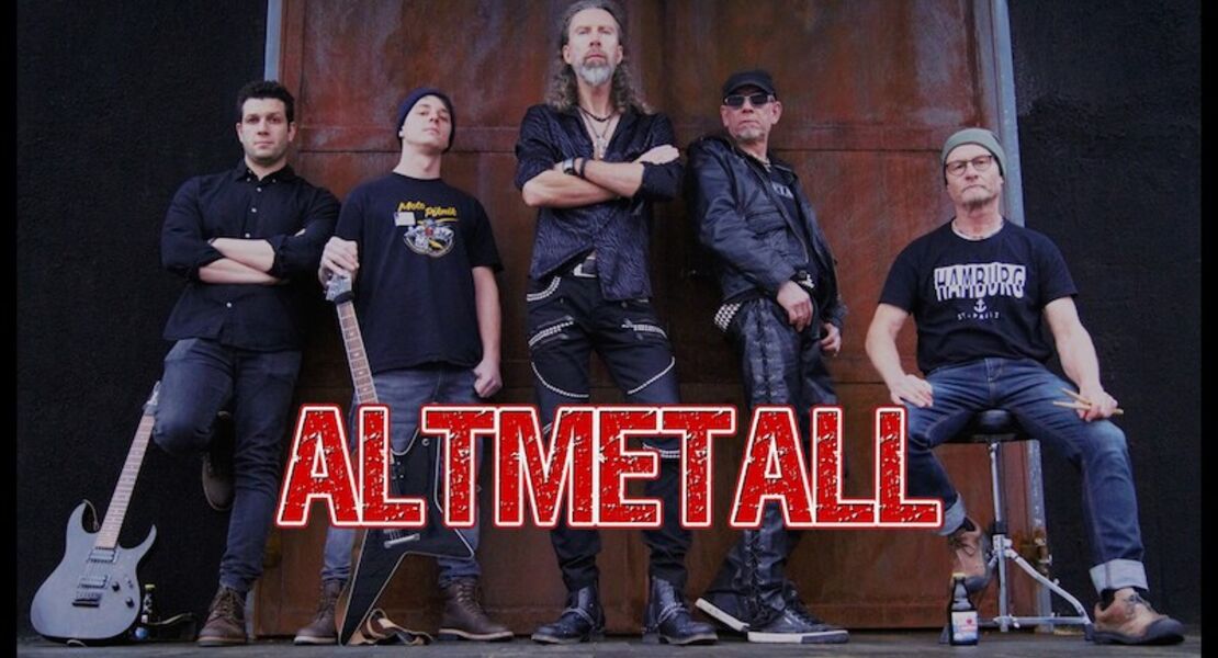altmetall-funf-manner-ein-auftrag-rock
