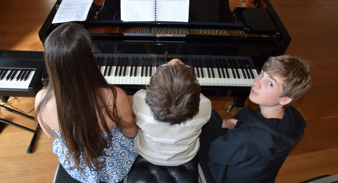 jugendmusikschule-und-kammerorchester-gemeinsam-auf-der-buhne