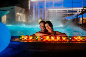 Candle-Light-Schwimmen in der Paracelsus-Therme