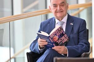 Herbert Reul zu Gast bei Thalia Bielefeld