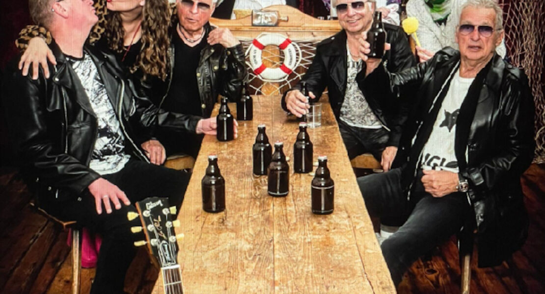 mord-in-der-haifischbar-st-pauli-theater-in-2-teilen-musik-von-the-rattles