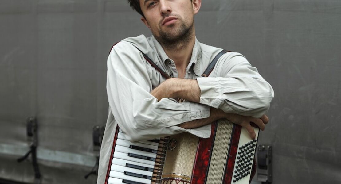 jakob-guhring-lhomme-et-la-musique-ein-schauspielerischer-chansonabend