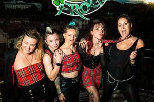TOXIC FROGS