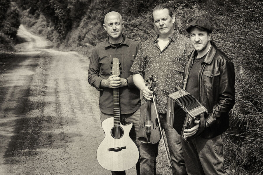 mccarthy-sutton-byrne-folk-songs-tunes-and-stories-from-ireland-newfoundland-and-the-north-atlantic