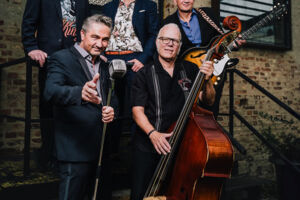 B.B. & The Blues Shacks - World Class Rhythm & Blues since 1989