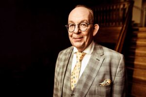 Denis Scheck erzählt und liest aus seinem Buch „Schecks kulinarischer Kompass“ (PIPER)