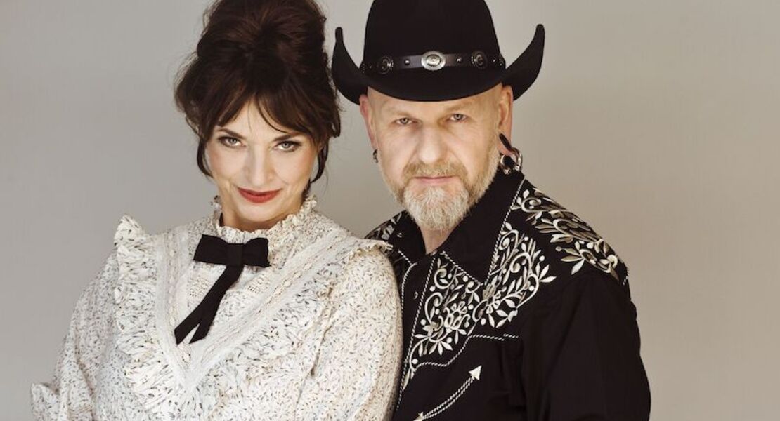 schwester-cordula-liebt-groschenromane-der-westernroman-liebe-lasso-leidenschaft