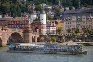 Seniorenausfahrt der Gemeinde Dobel: Neckarschifffahrt Heidelberg