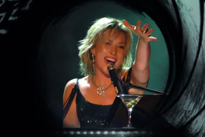 LadyBOND - Golden Bond Songs von Goldfinger bis Skyfall