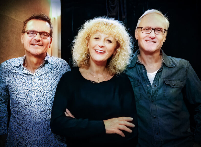 lydie-auvray-trio-salut-et-merci