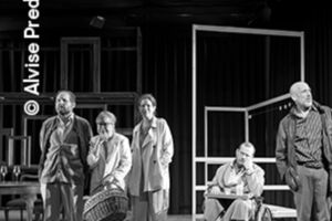 Und wenn wir alle zusammenziehen? - Komödie von Anna Bechstein, nach dem Kinofilm von Stéphane Robelin