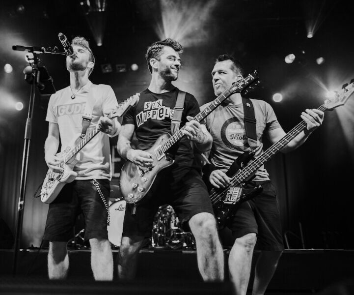 alex-im-westerland-die-toten-hosen-arzte-tribute