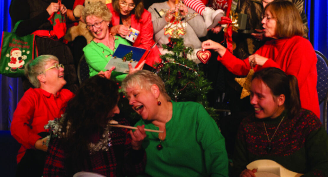 have-yourself-a-merry-little-christmas-mit-dem-frauenensemble-crescendo-unter-der-leitung-von-theresa-heinz