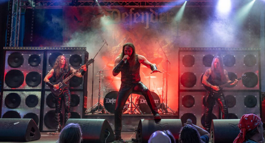 defender-the-most-authentic-manowar-tribute