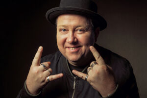 Aufstehen Weitermachen Sebastian Krumbiegel solo am Piano