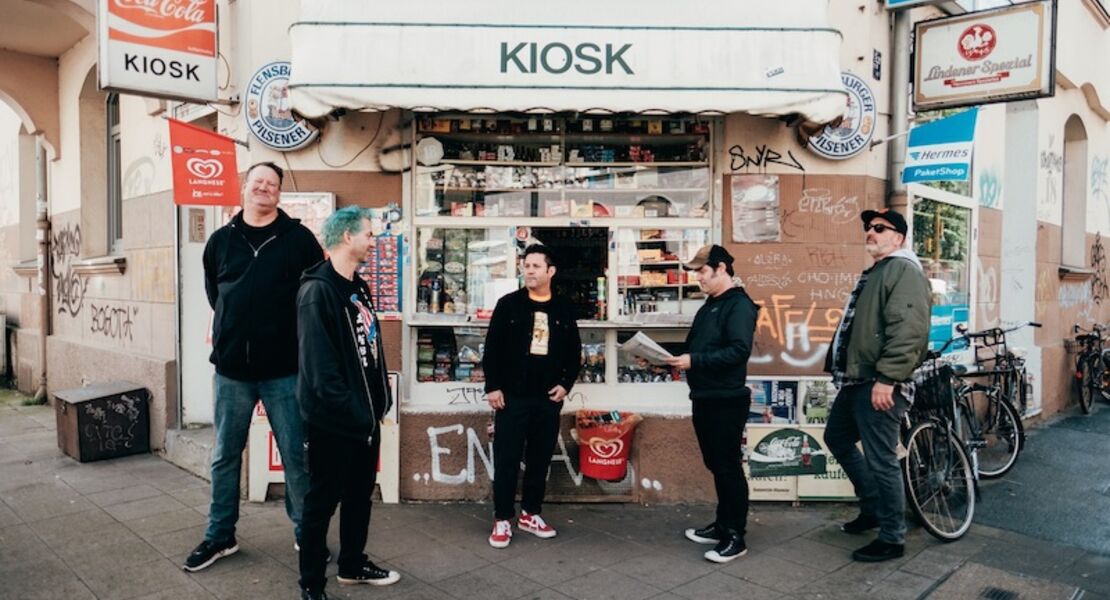 lagwagon-lets-talk-about-hoss