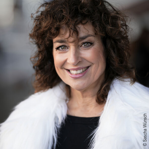 isabel-varell-die-guten-alten-zeiten-sind-jetzt