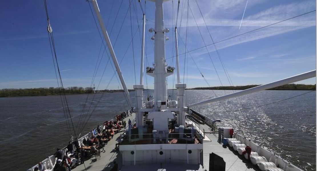 sommer-elbtorn-richtung-rio-hamburg-cuxhaven