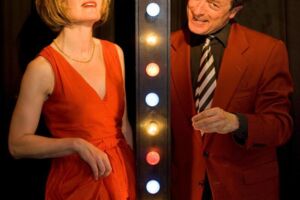 Ein Ehepaar erzählt einen Witz - Thiele-Neumann-Theater