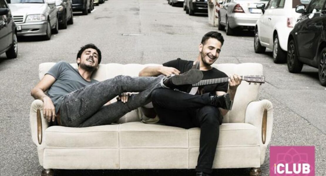 parallel-buhnen-aus-asphalt