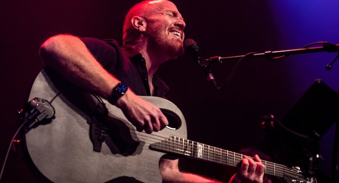 mike-masse-epic-acoustic-classic-rock-in-concert