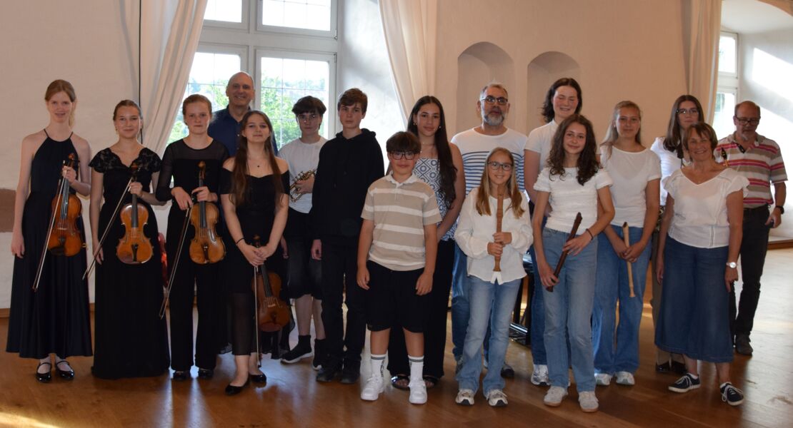 jugendmusikschule-und-kammerorchester-gemeinsam-auf-der-buhne
