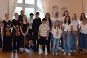 Jugendmusikschule und Kammerorchester gemeinsam auf der Bühne