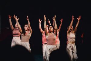 Rauslaufen. Bewegungstheater zu Menstruation.
